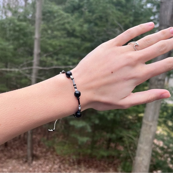 Handmade wax string black beaded bracelet - Picture 4 of 5